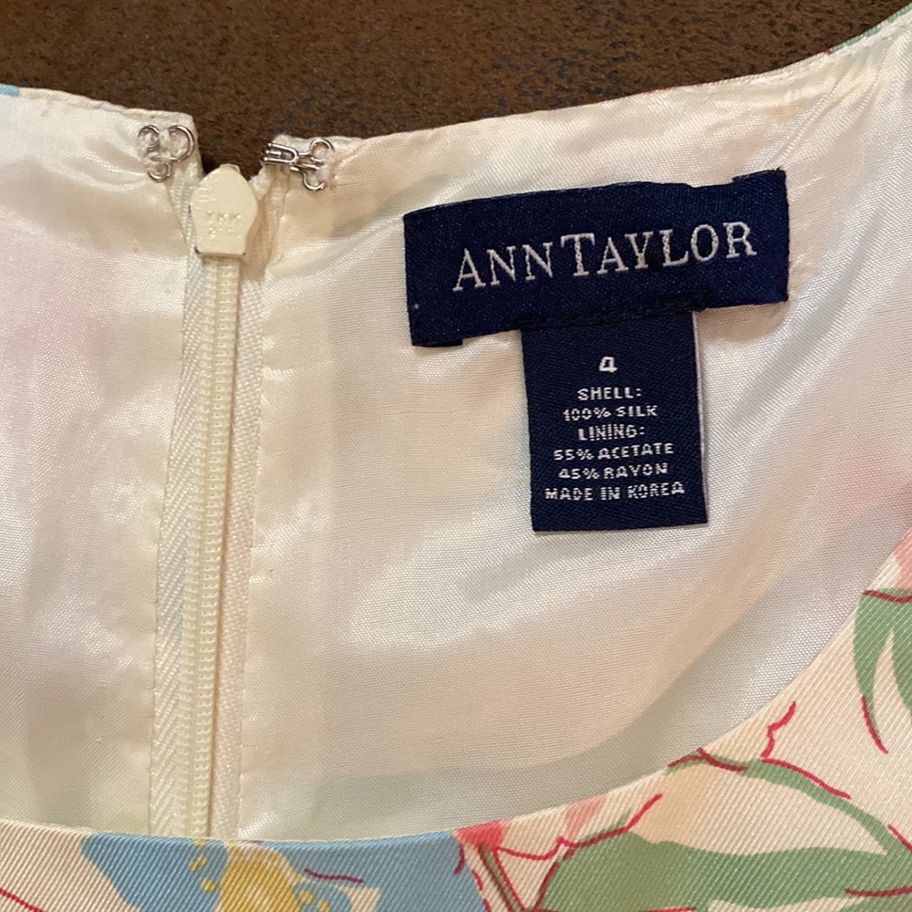 Beautiful Ann Taylor silk dress. Size 4. - Picture 3 of 7